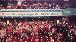 AKP’li kadınlar ‘mesafe’ tanımıyor!